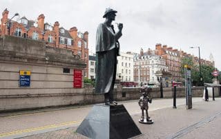 statua di Sherlock Holmes a Londra